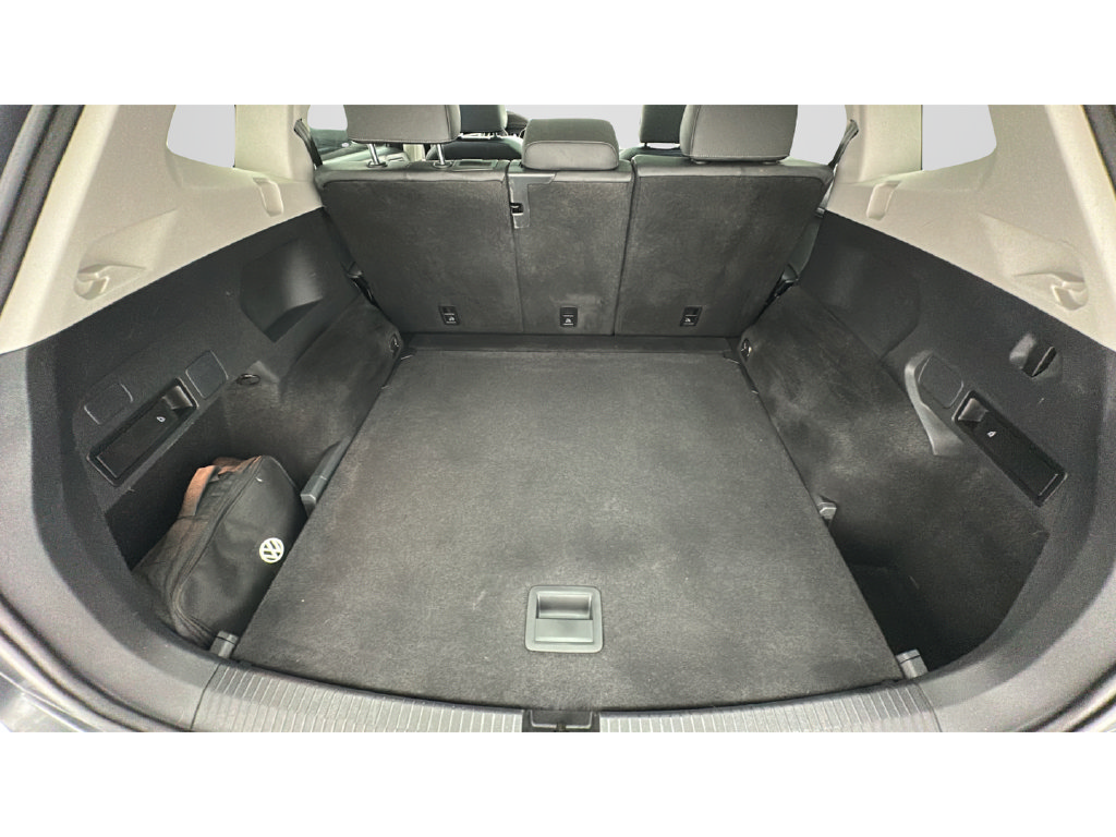 Used 2020 Volkswagen Tiguan SE w/ Panoramic Sunroof Package AWD/4WD image 22