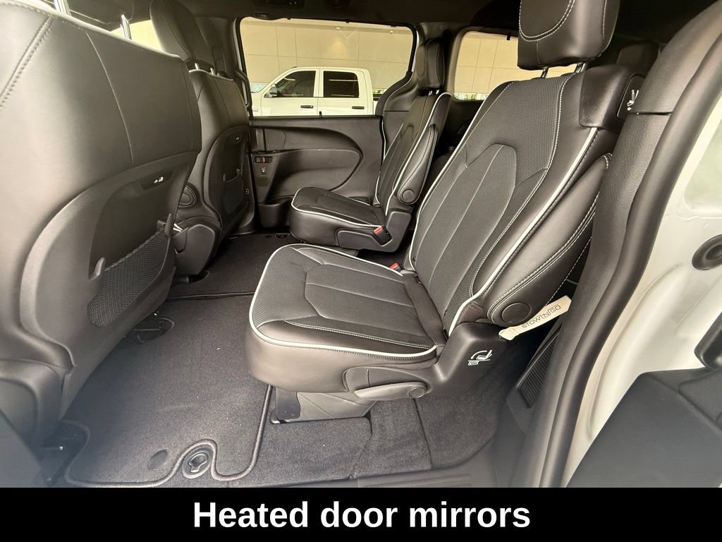 New 2027 Chrysler Pacifica Limited w/ S Appearance Package FWD image 29