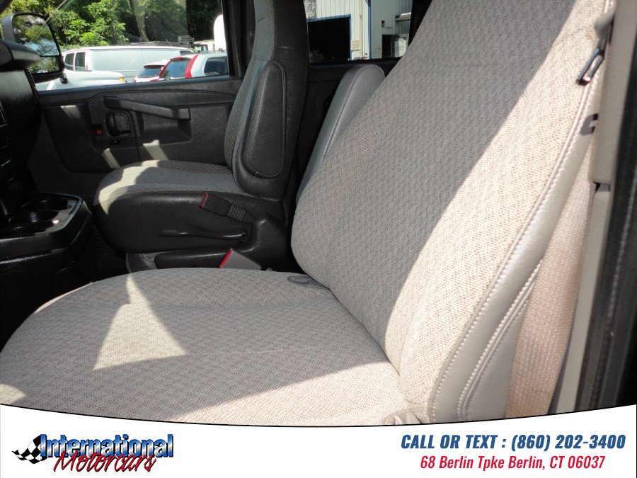 Used 2020 Chevrolet Express 3500 LT w/ LT Preferred Equipment Group RWD image 17