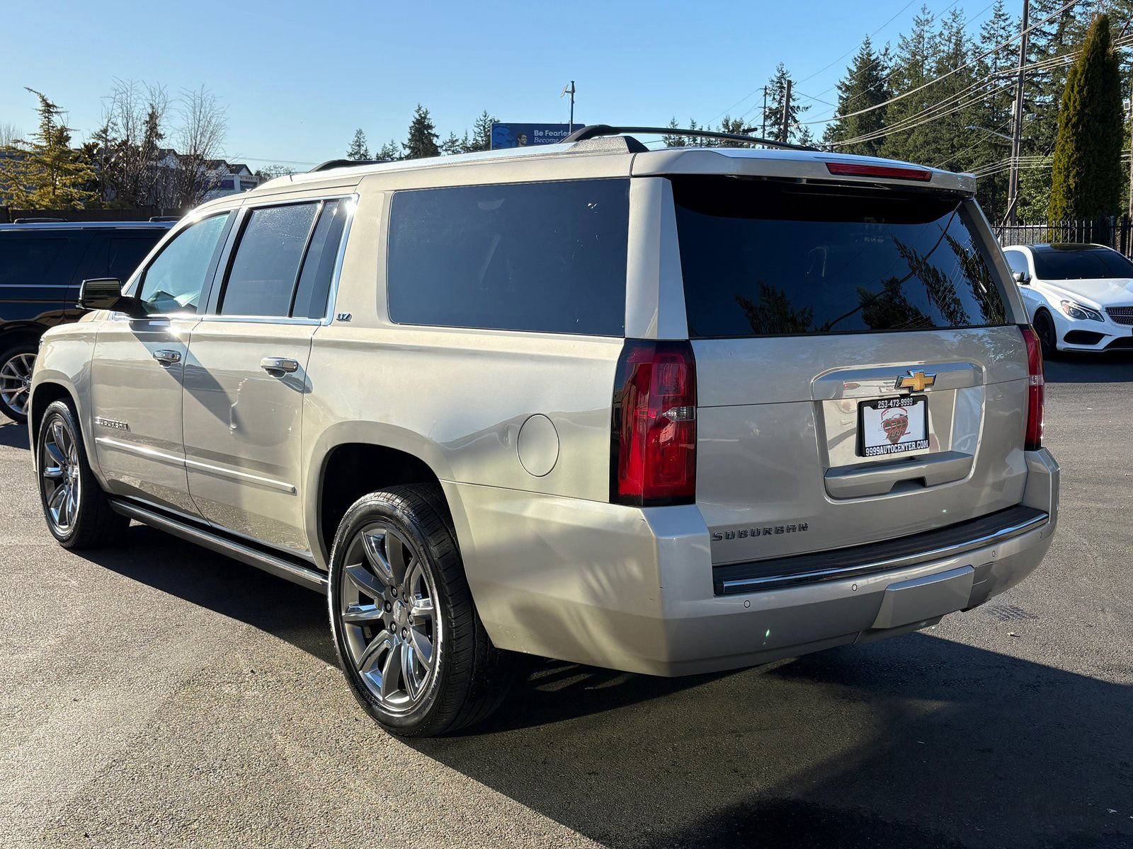 Used 2015 Chevrolet Suburban LTZ image 5