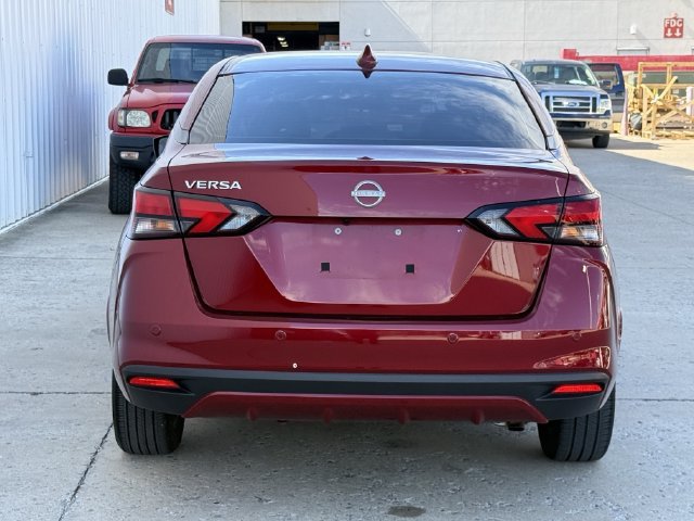 Used 2025 Nissan Versa SV FWD image 5