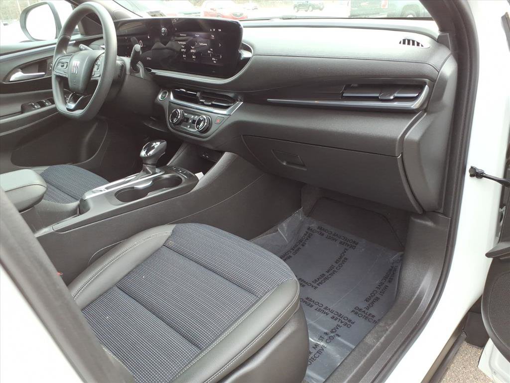 Used 2024 Buick Envista Preferred image 10