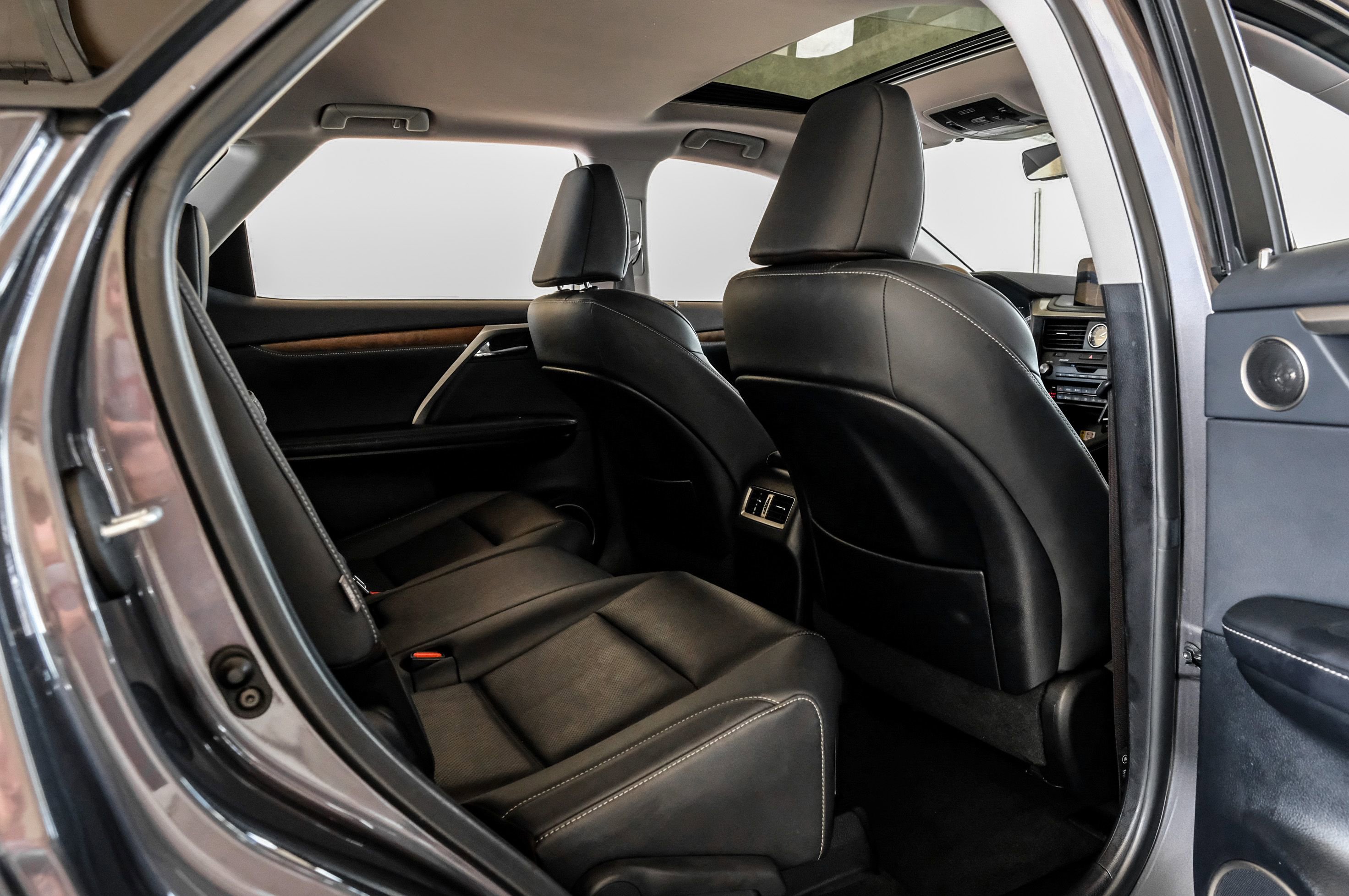 Used 2022 Lexus RX 350L FWD w/ Premium Package image 37