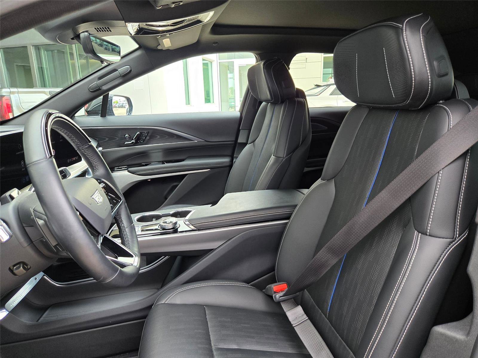 Certified 2025 Cadillac Lyriq Luxury w/ LPO, Floor Liner Package AWD/4WD image 29