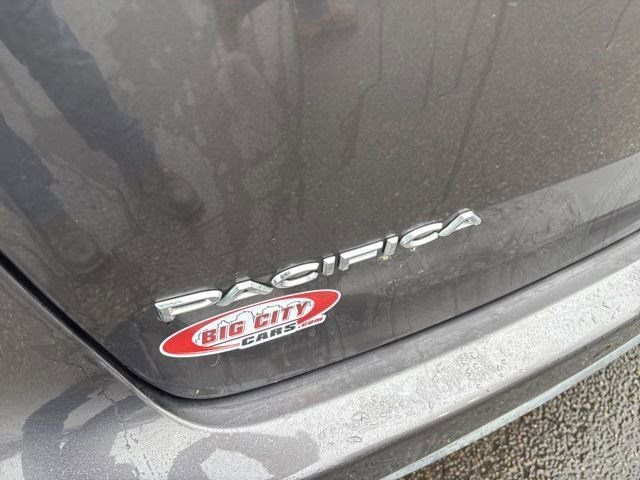 Used 2023 Chrysler Pacifica Touring-L image 46