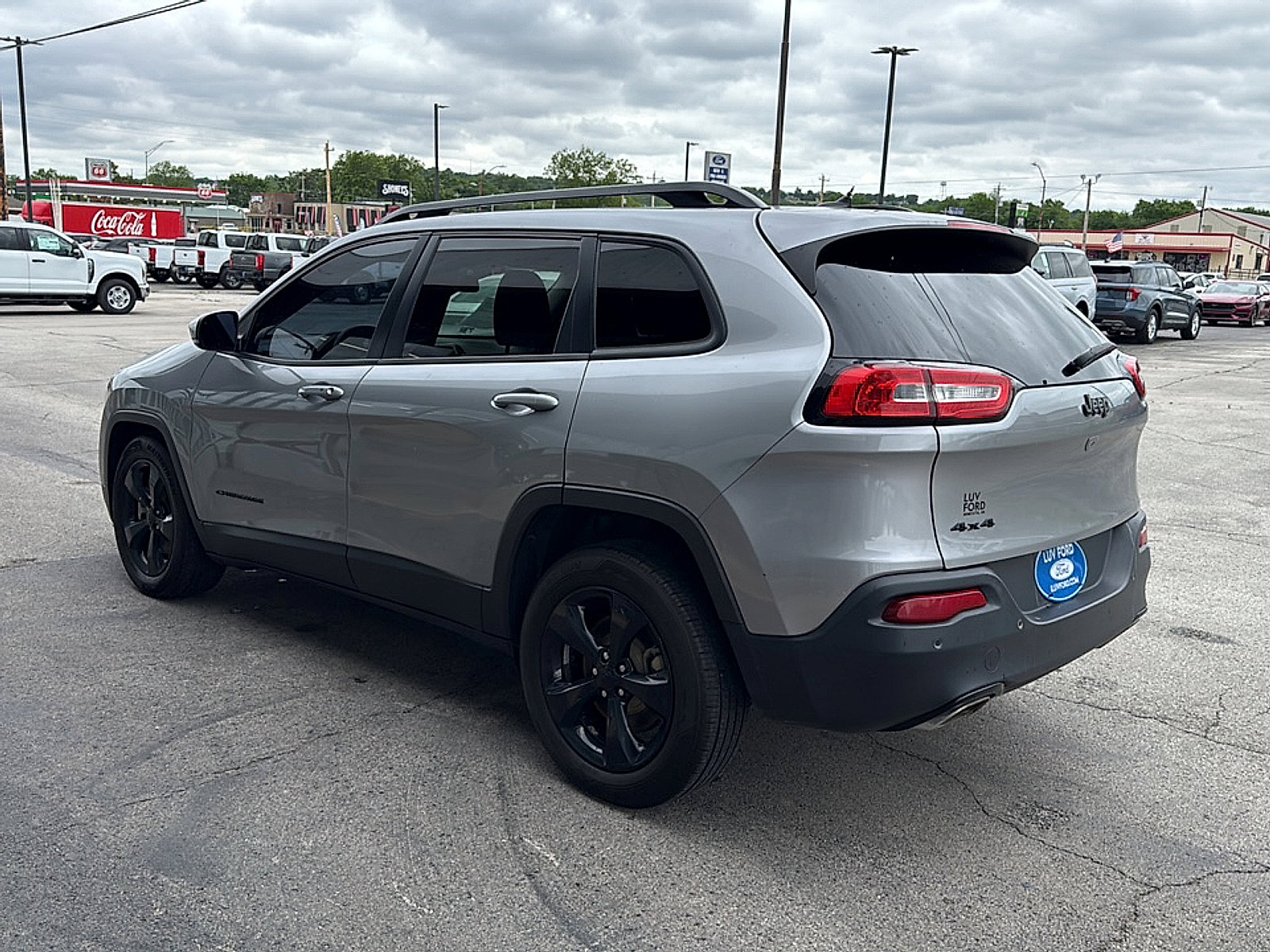 Used 2015 Jeep Cherokee Latitude w/ Comfort/Convenience Group AWD/4WD image 5