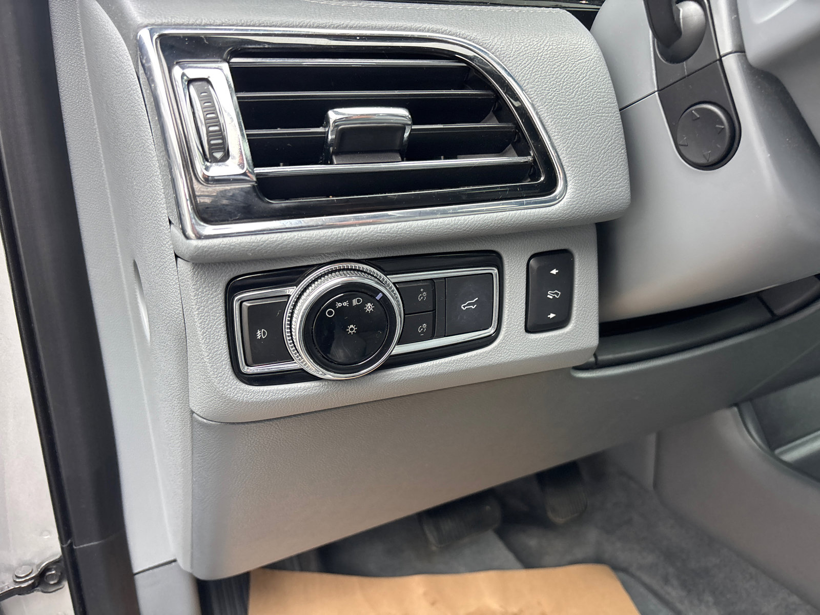 Certified 2019 Lincoln Navigator Select w/ Technology Package image 14