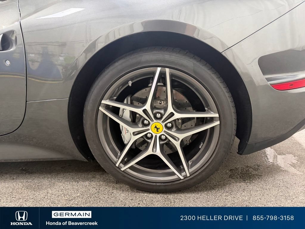 Used 2015 Ferrari California T RWD image 14