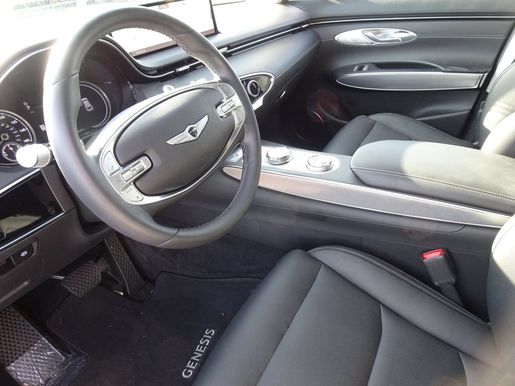 Used 2024 Genesis GV70 2.5T w/ Select Package AWD/4WD image 13