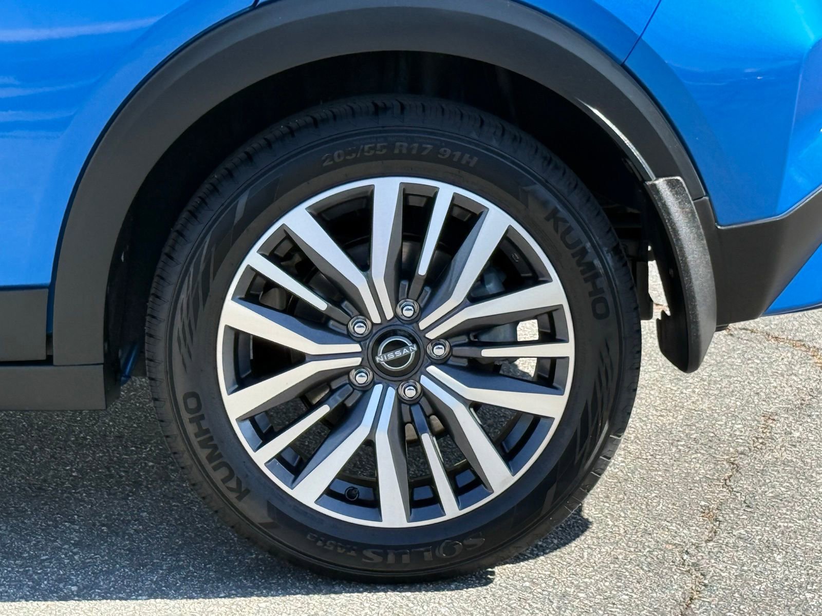 Used 2023 Nissan Kicks SV image 18