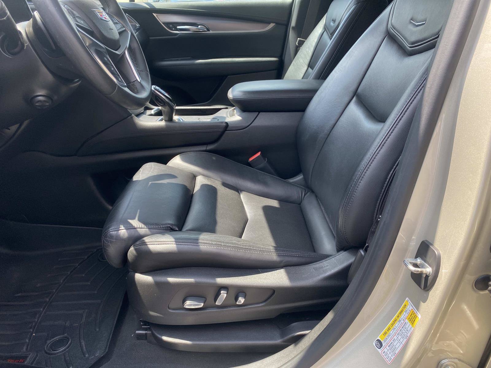 Used 2017 Cadillac XT5 Luxury w/ Driver Awareness Package FWD image 25