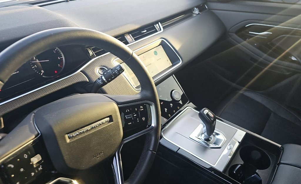 Used 2023 Land Rover Range Rover Evoque S image 2