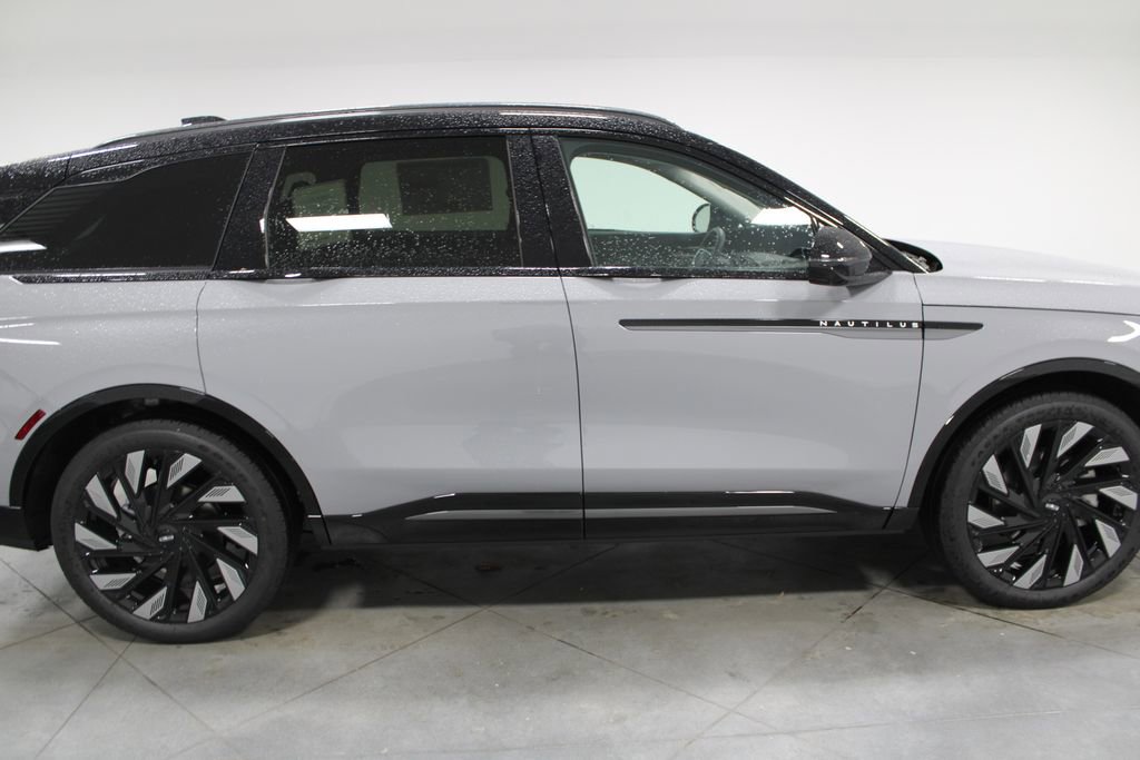 New 2026 Lincoln Nautilus Reserve w/ Jet Appearance Package image 10