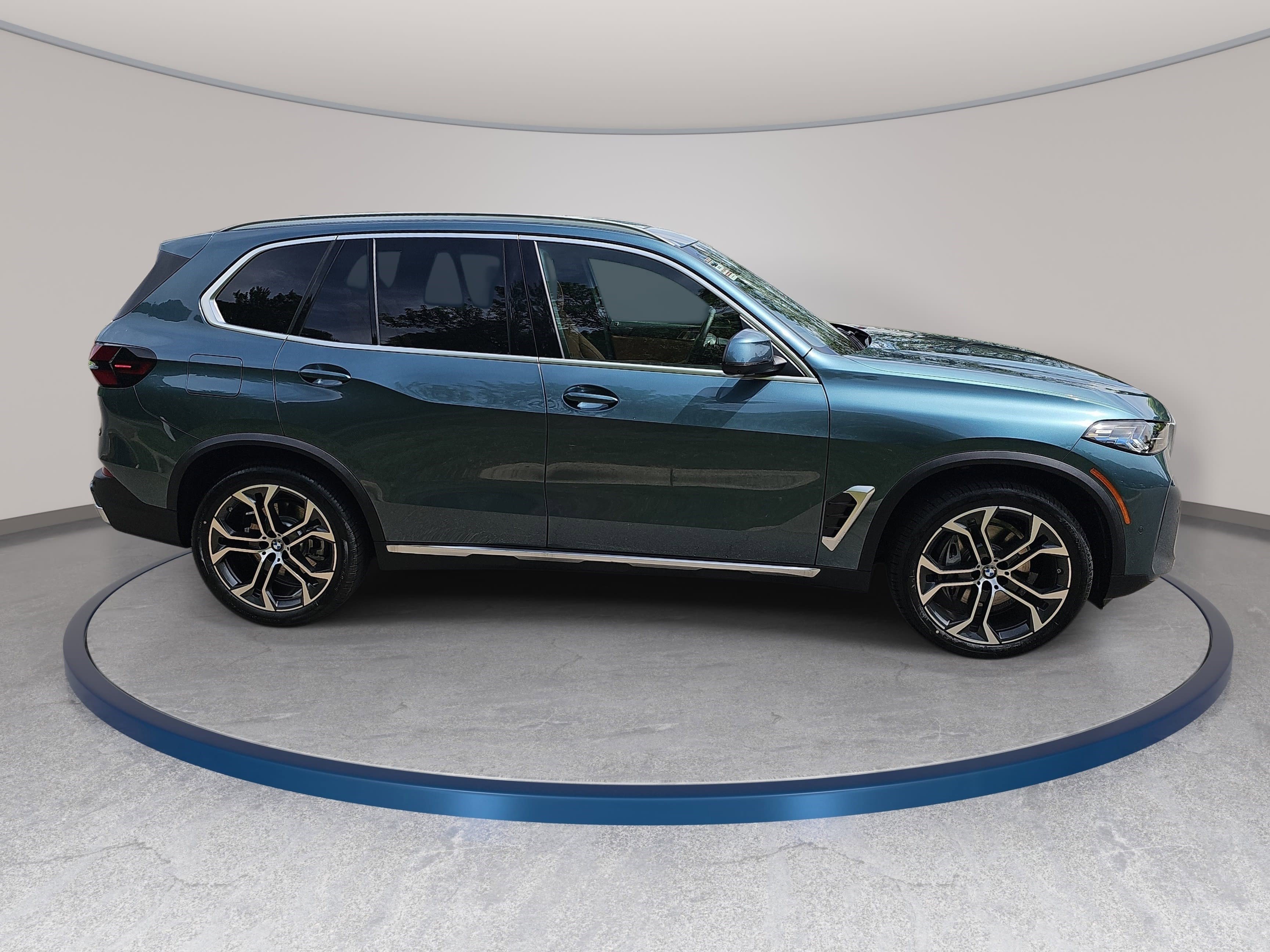 New 2026 BMW X5 xDrive40i w/ Premium Package AWD/4WD image 4