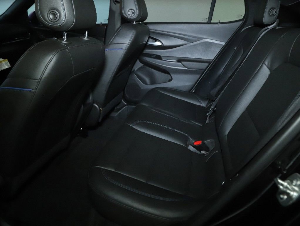 Used 2025 Buick Envista Sport Touring w/ Convenience II Package FWD image 16