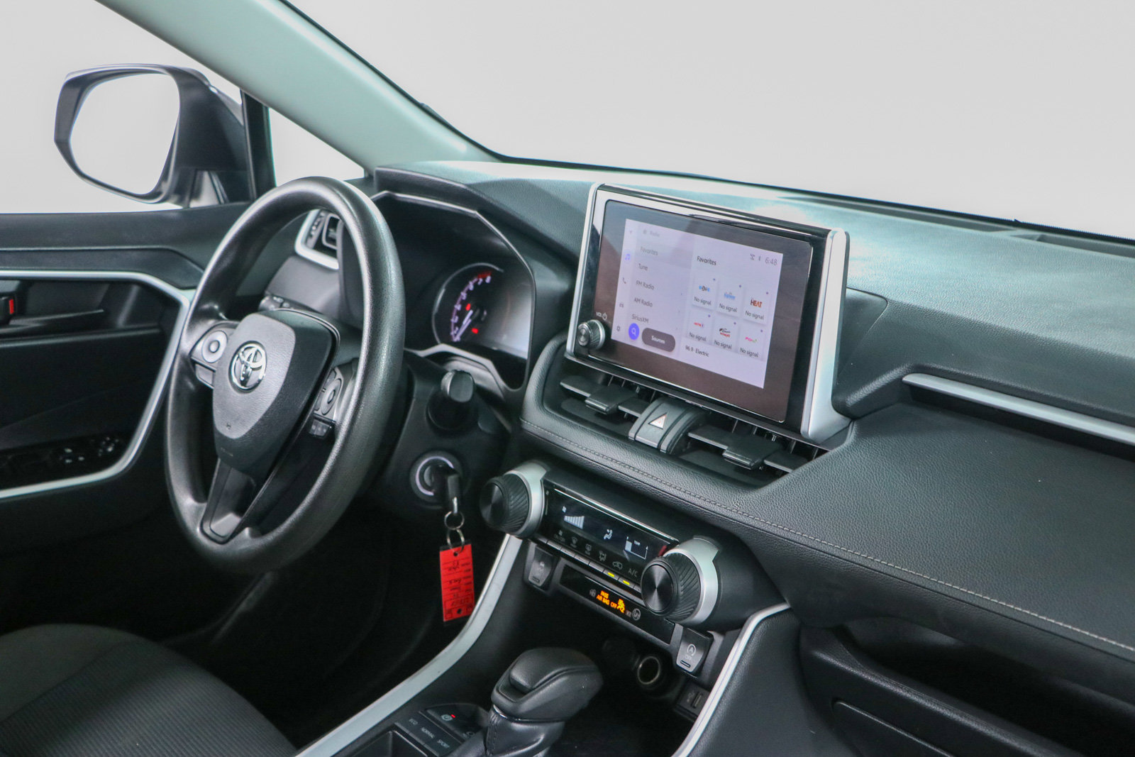 Used 2024 Toyota RAV4 LE FWD image 25
