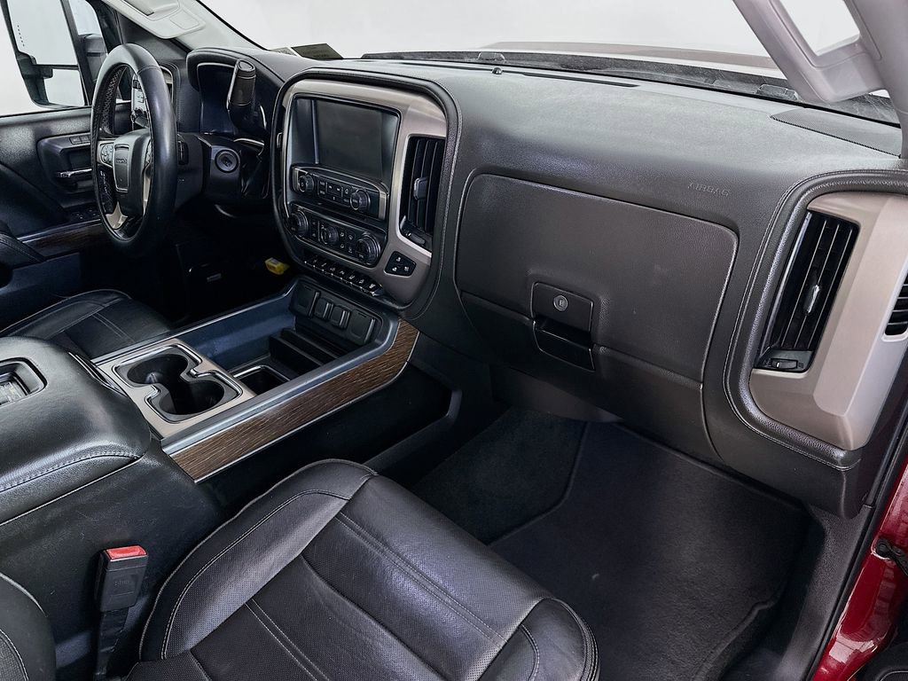 Used 2018 GMC Sierra 2500 Denali w/ Duramax Plus Package AWD/4WD image 31