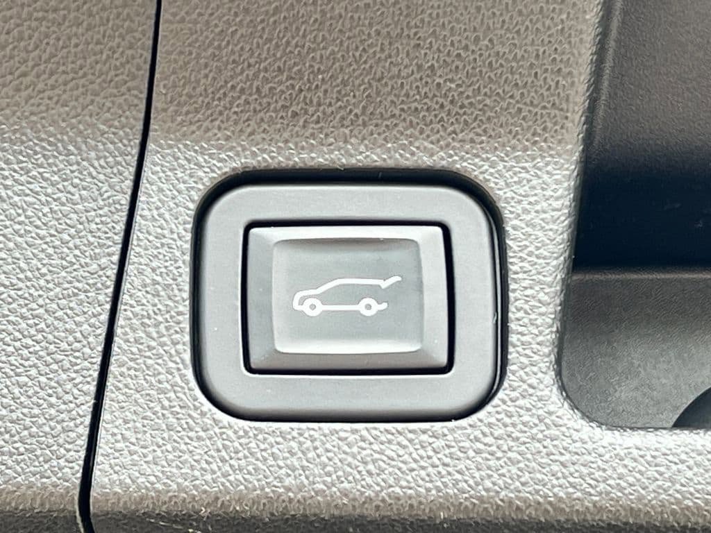 Used 2018 GMC Acadia Denali w/ Technology Package AWD/4WD image 46
