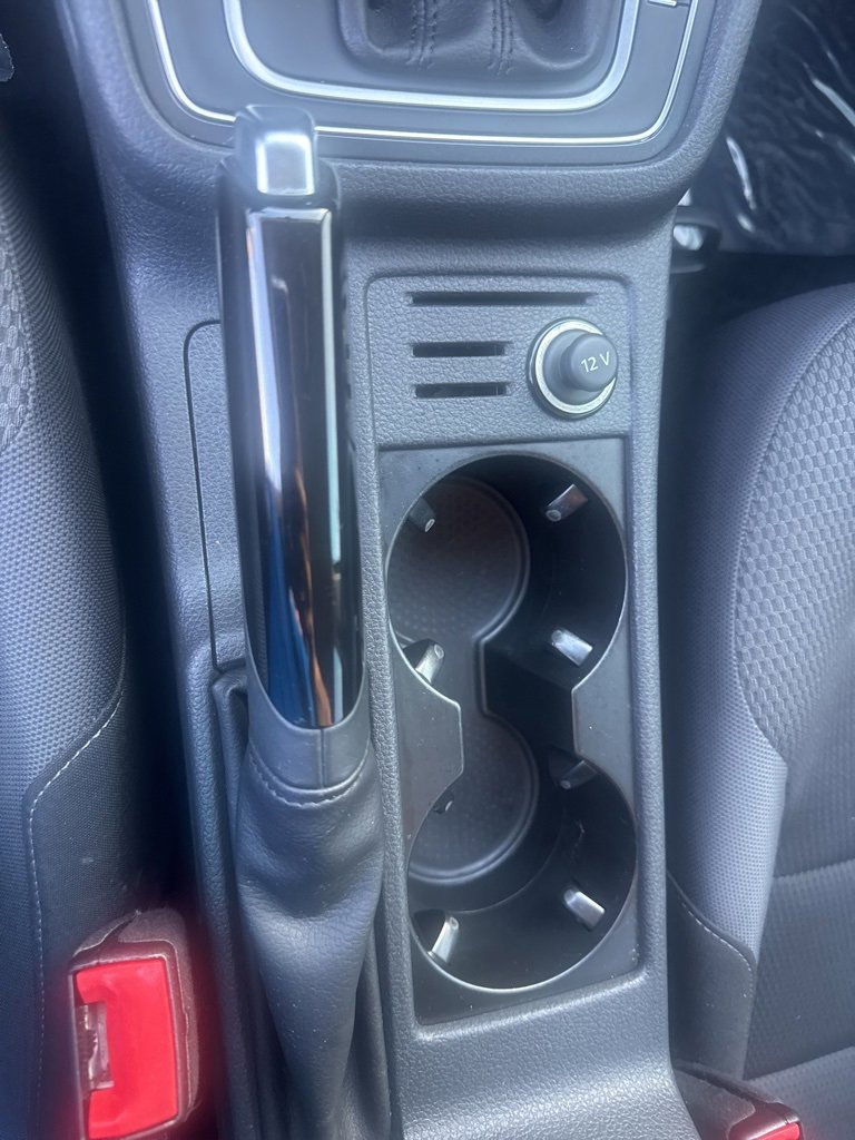 Used 2018 Volkswagen Golf S image 29