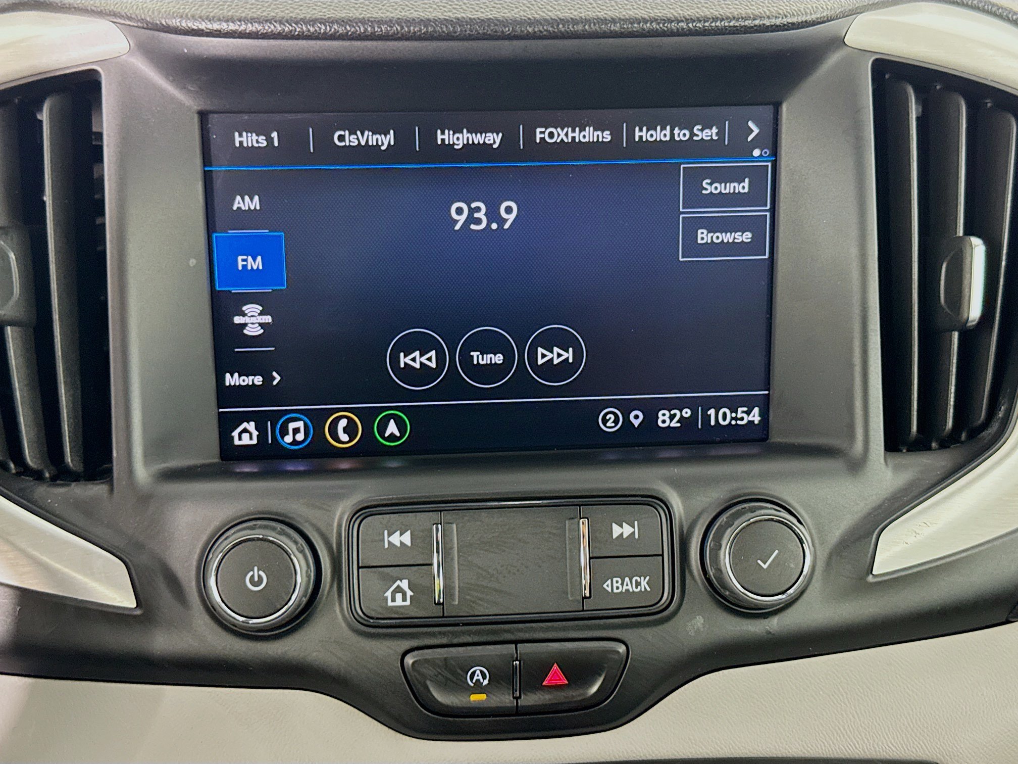 Used 2022 GMC Terrain SLT w/ Infotainment Package II FWD image 16