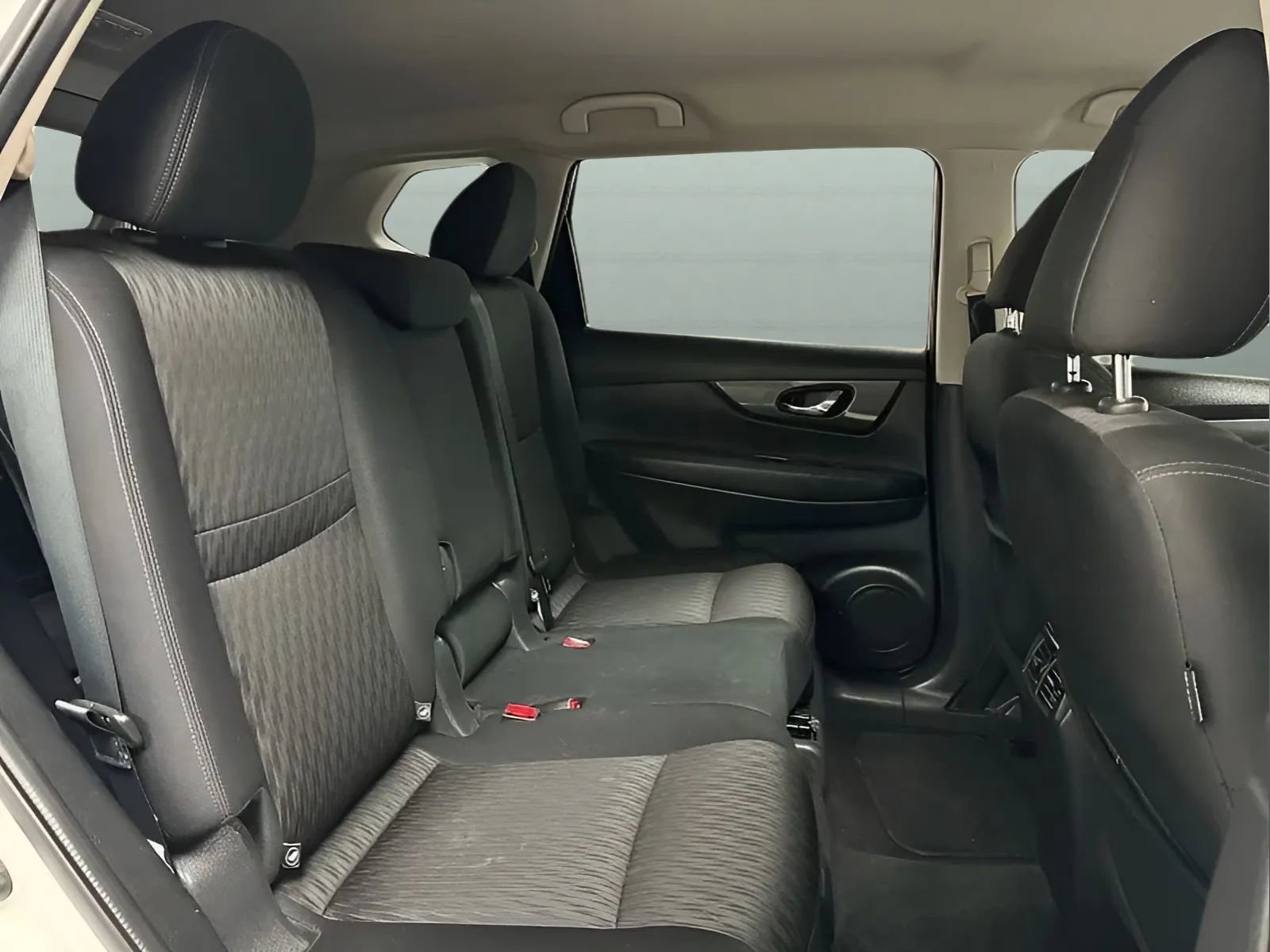 Used 2017 Nissan Rogue S FWD image 13
