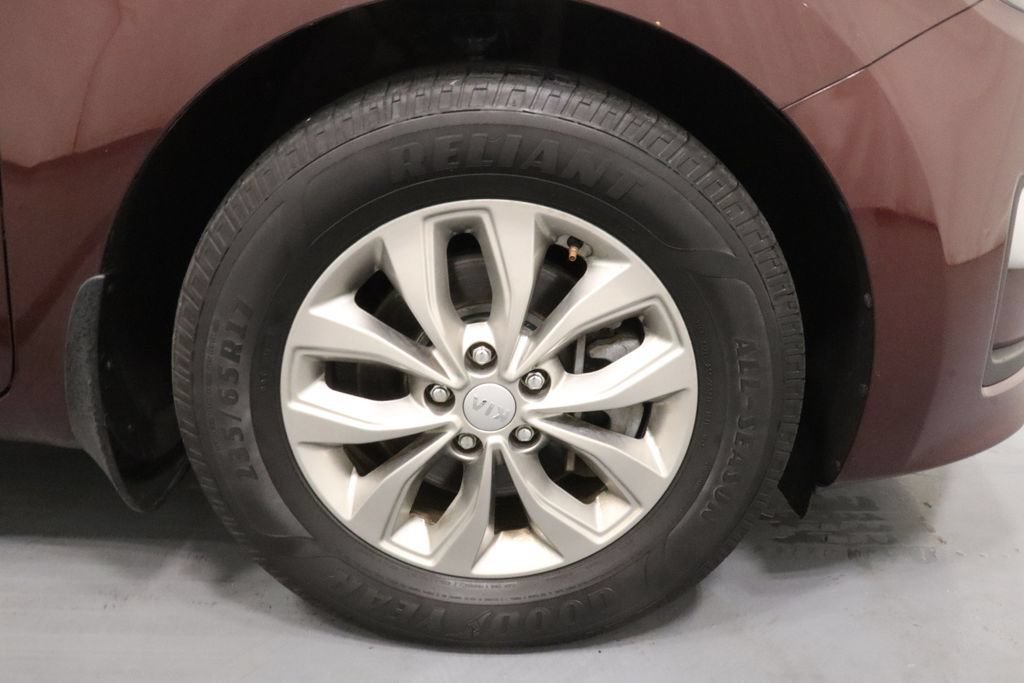 Used 2019 Kia Sedona LX FWD image 24