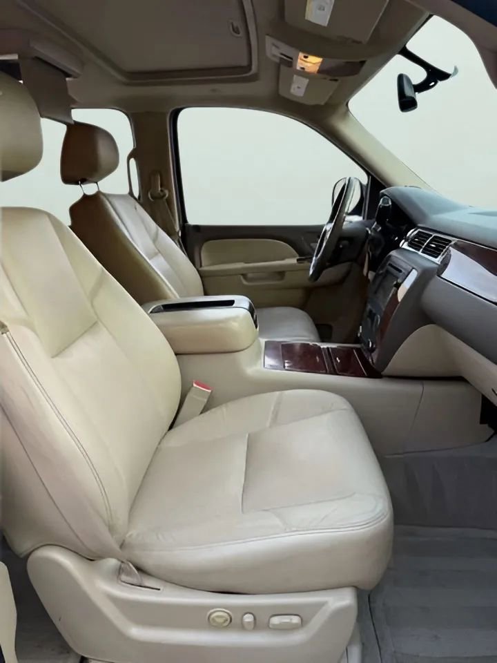 Used 2011 Chevrolet Suburban LTZ image 26