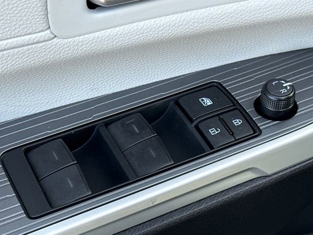 New 2026 Toyota Sienna XLE FWD image 22