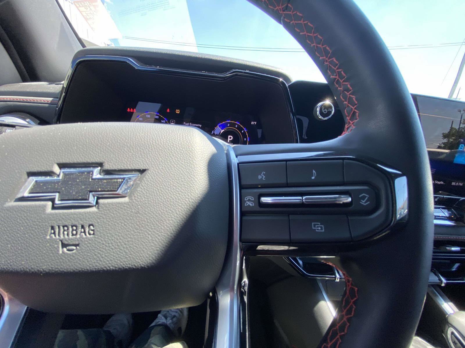 Used 2024 Chevrolet Colorado Z71 w/ Z71 Convenience Package 2 image 11