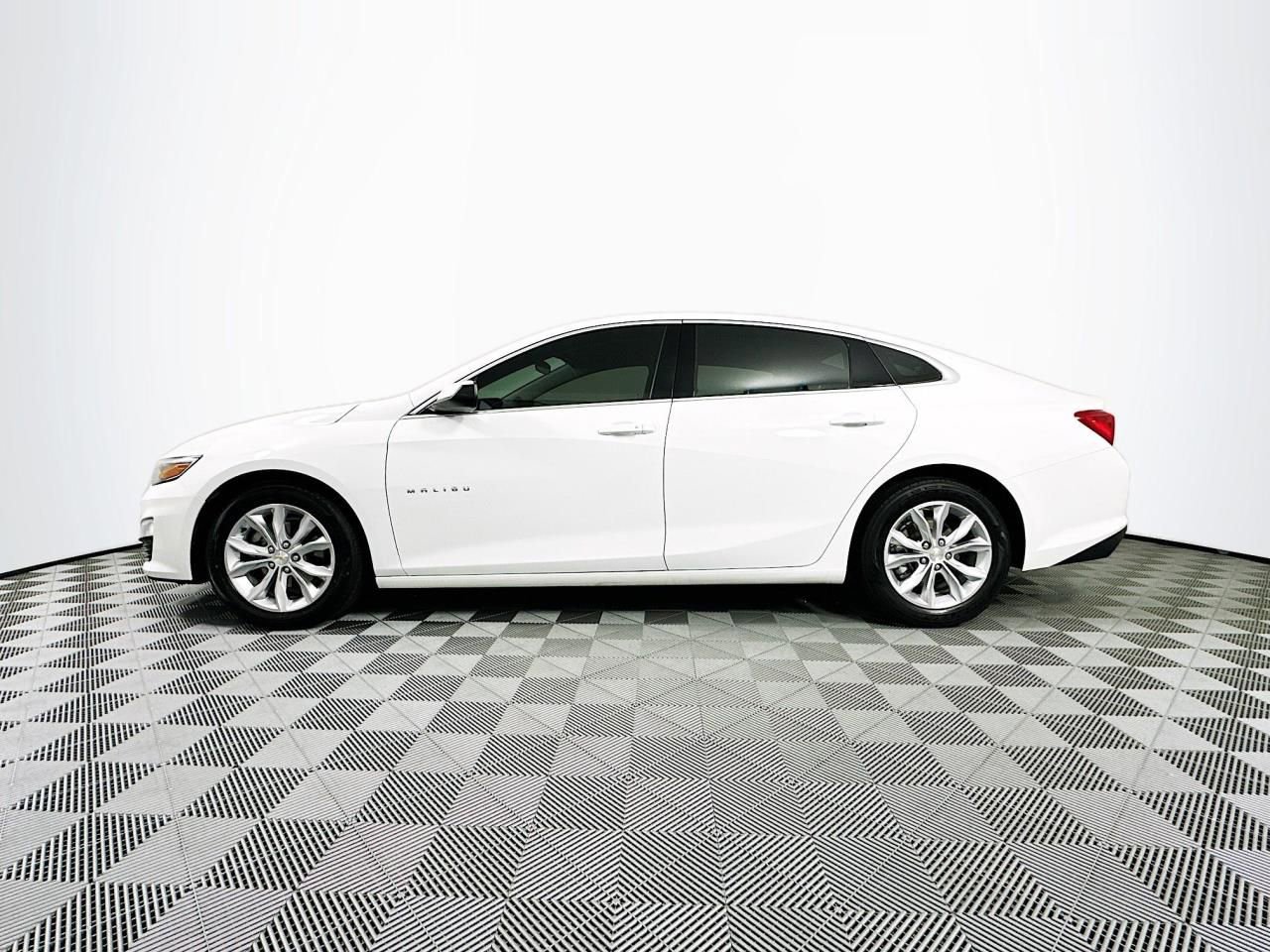 Used 2023 Chevrolet Malibu LT image 15