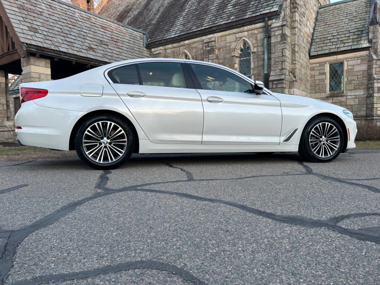 Used 2019 BMW 540i xDrive image 13