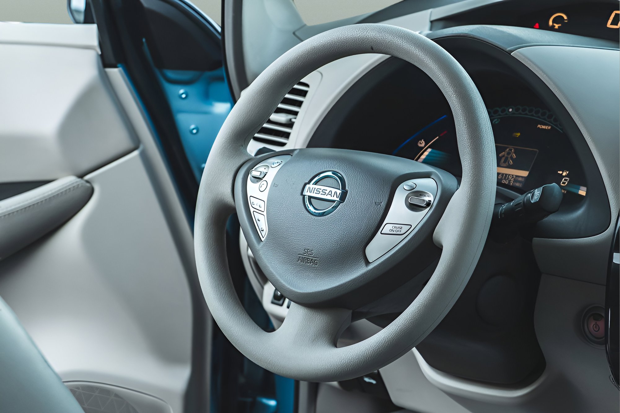 Used 2011 Nissan Leaf SL image 8