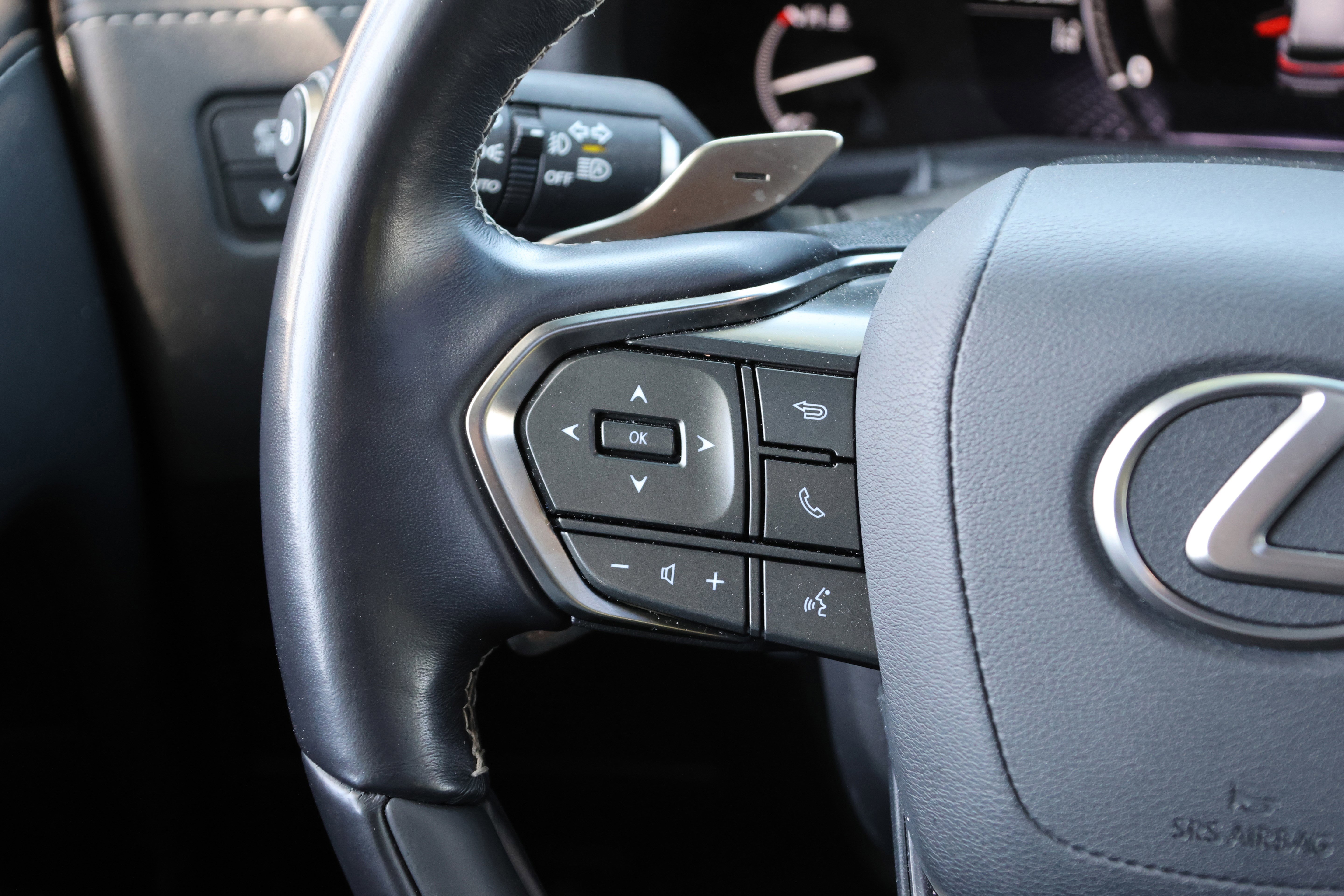 Used 2022 Lexus LX 600 4WD w/ Appearance Package image 20