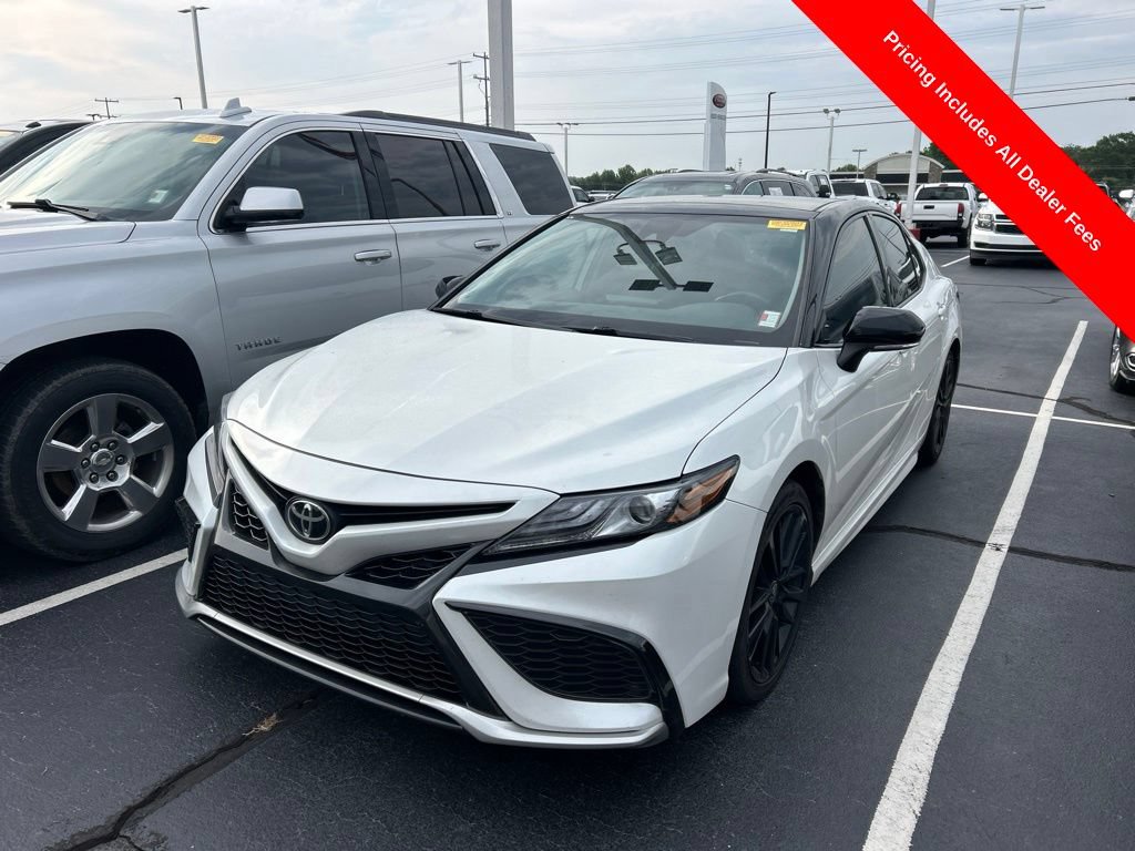 Used 2023 Toyota Camry XSE FWD image 9