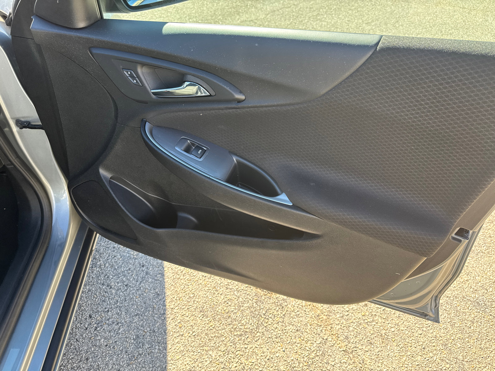 Used 2025 Chevrolet Malibu LT image 14