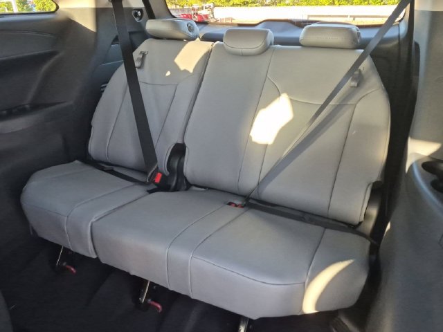 Certified 2026 Toyota Sienna XLE FWD image 24