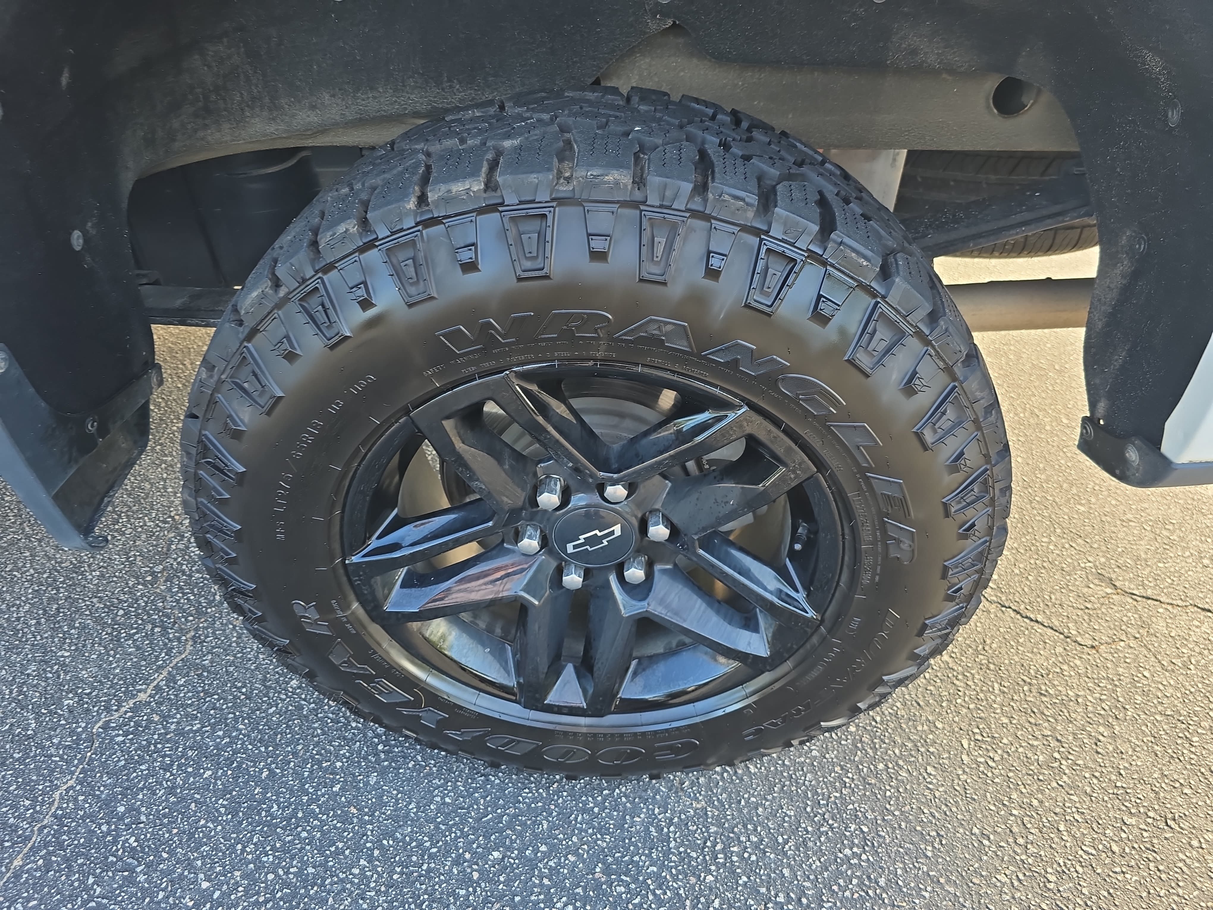 Used 2021 Chevrolet Silverado 1500 Custom Trail Boss AWD/4WD image 32