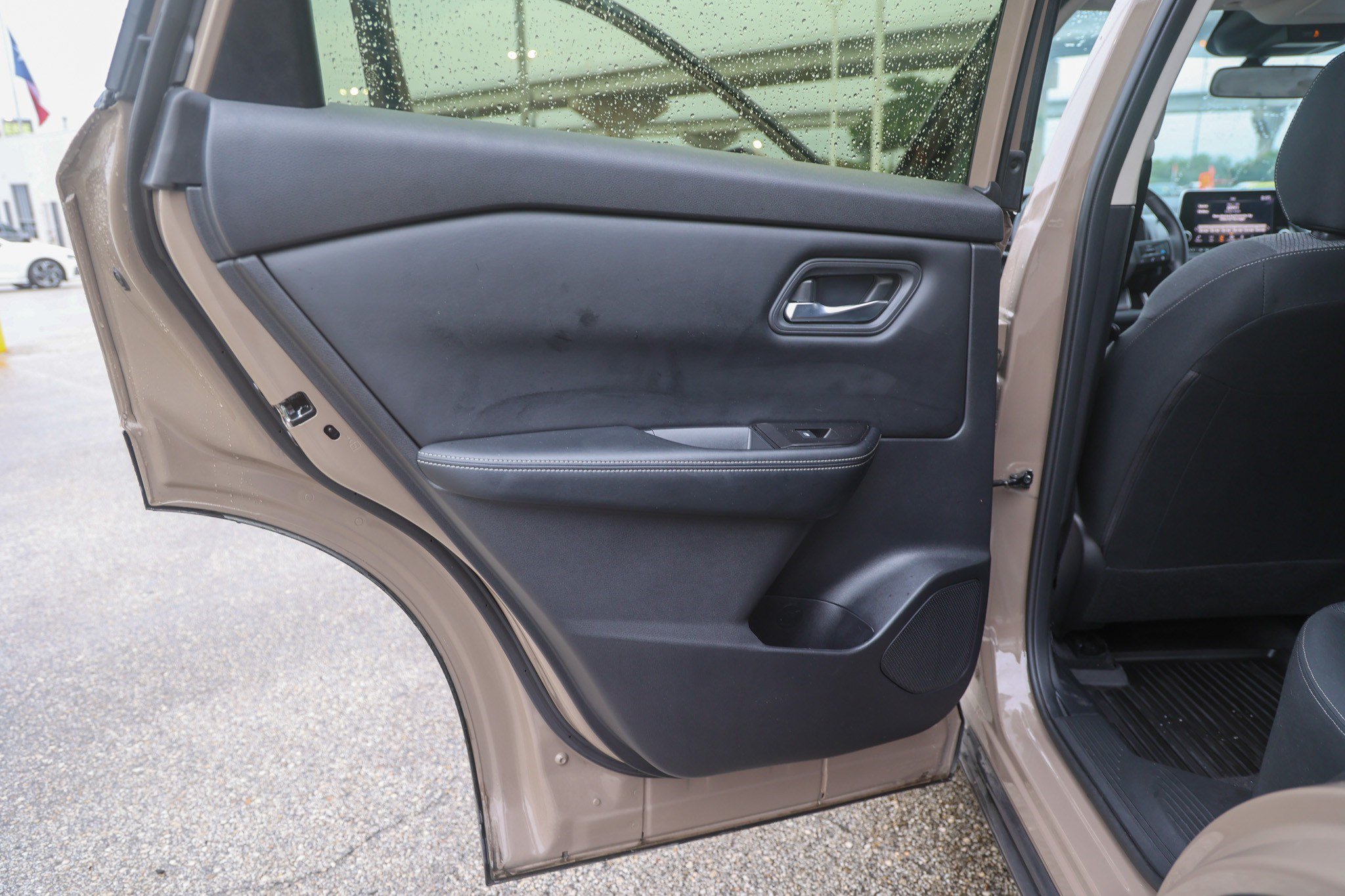 Used 2025 Nissan Rogue SV FWD image 35