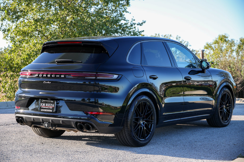 Certified 2025 Porsche Cayenne Turbo AWD/4WD image 18