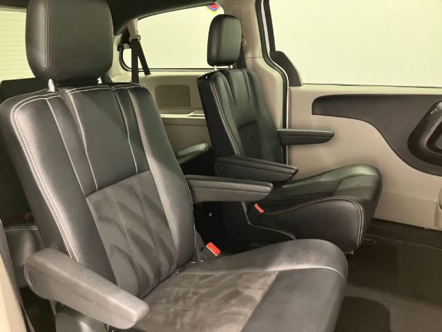 Used 2019 Dodge Grand Caravan SXT FWD image 22