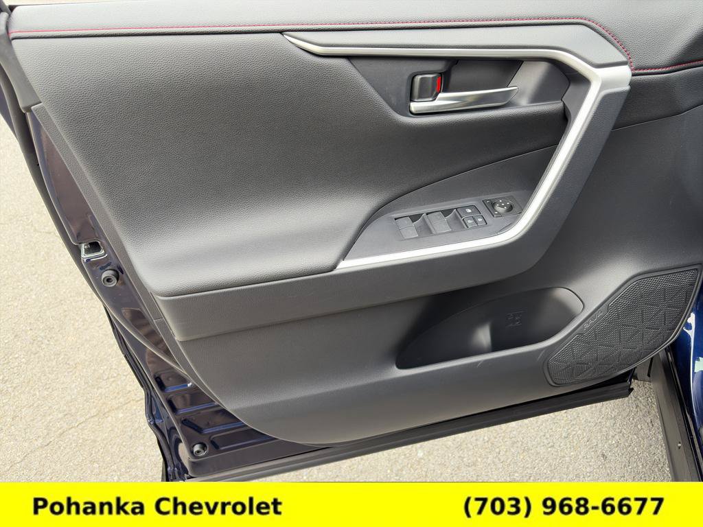 Used 2025 Toyota RAV4 XSE w/ Weather Package AWD/4WD image 23