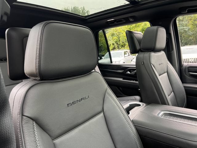 Used 2021 GMC Yukon Denali w/ Denali Premium Package RWD image 45