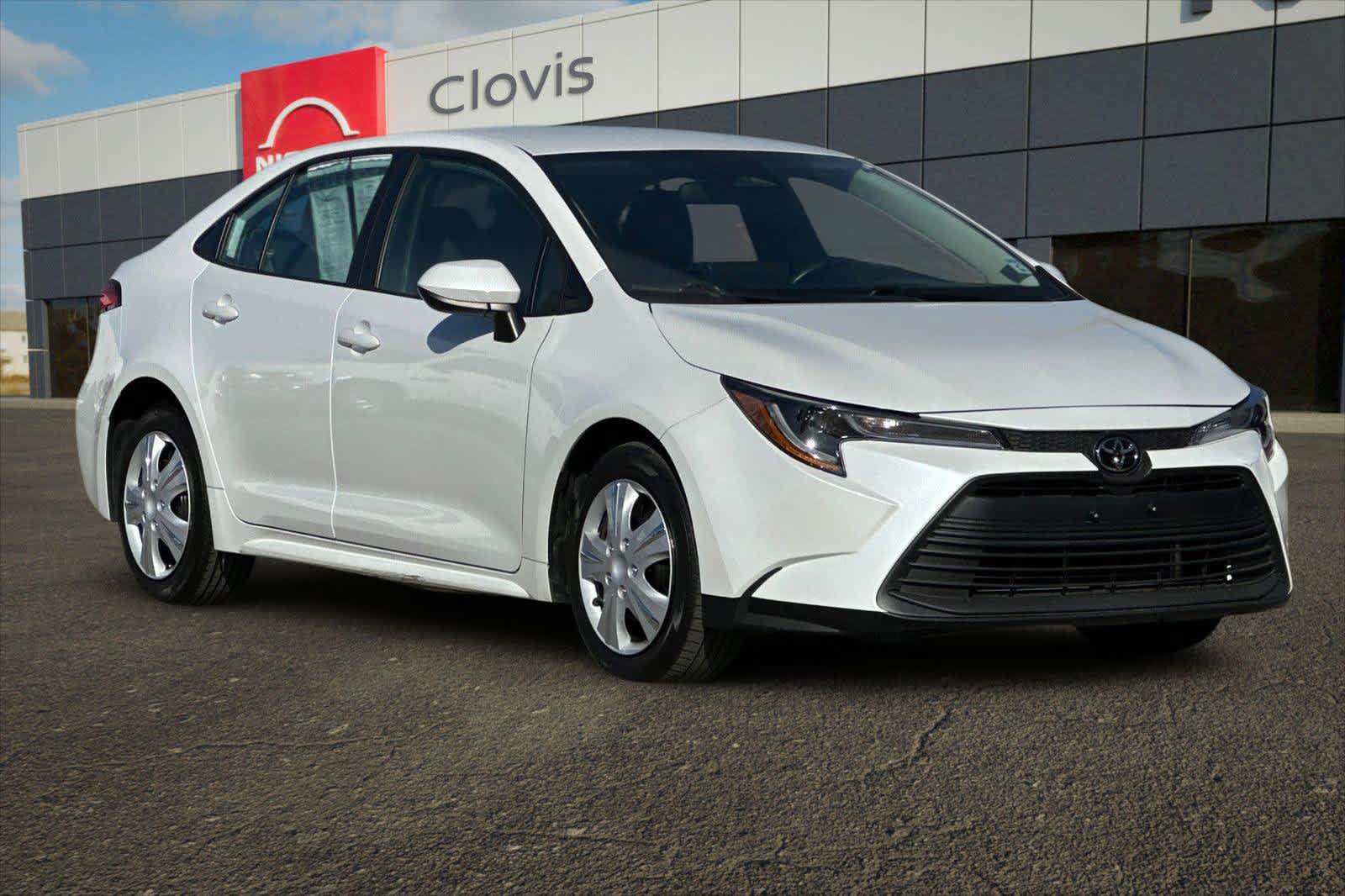 Used 2025 Toyota Corolla LE FWD image 10