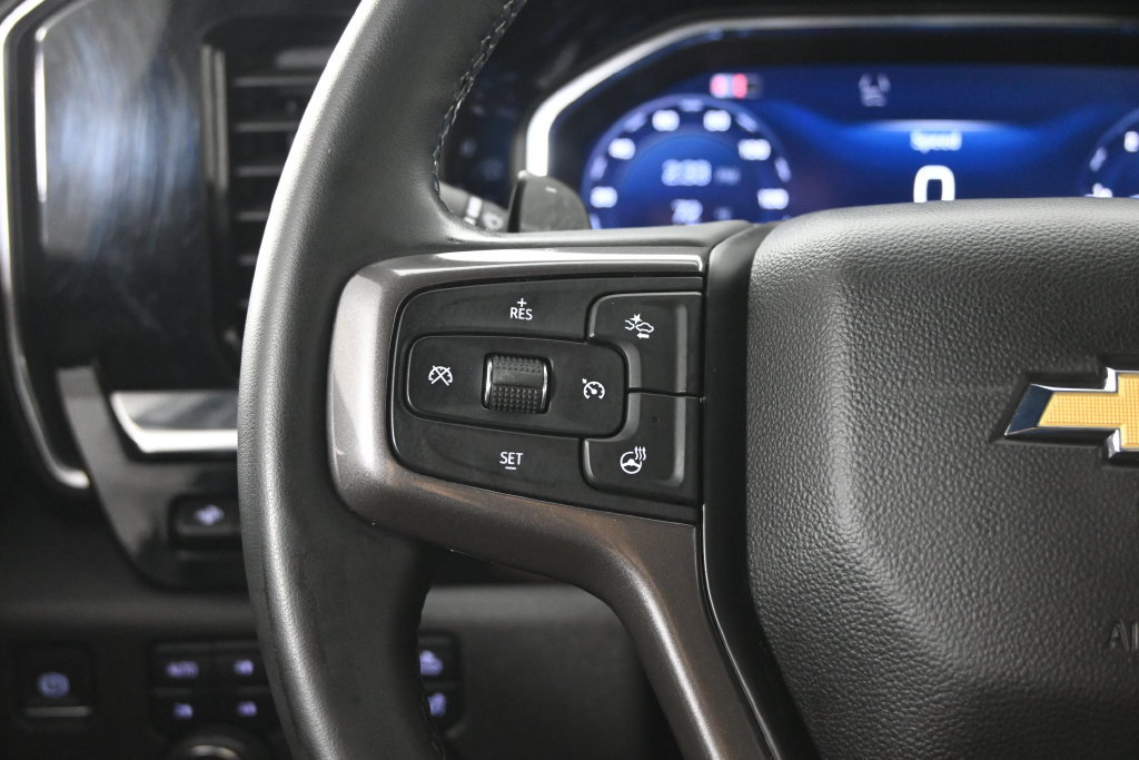 Used 2024 Chevrolet Silverado 1500 High Country w/ Technology Package AWD/4WD image 36