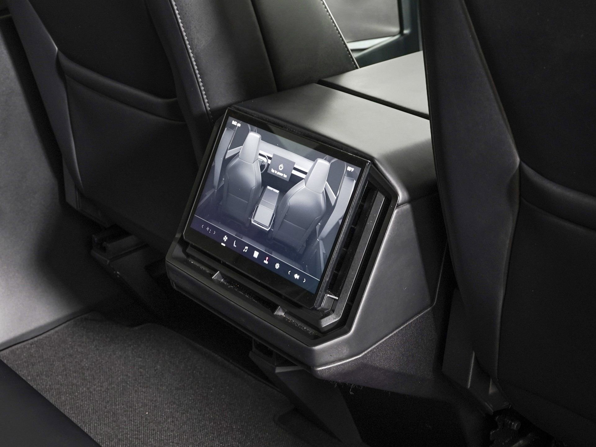 Used 2025 Tesla Cybertruck AWD Crew Cab image 12