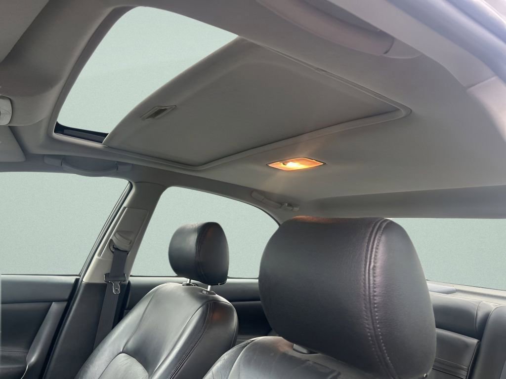 Used 2004 Toyota Camry SE image 19