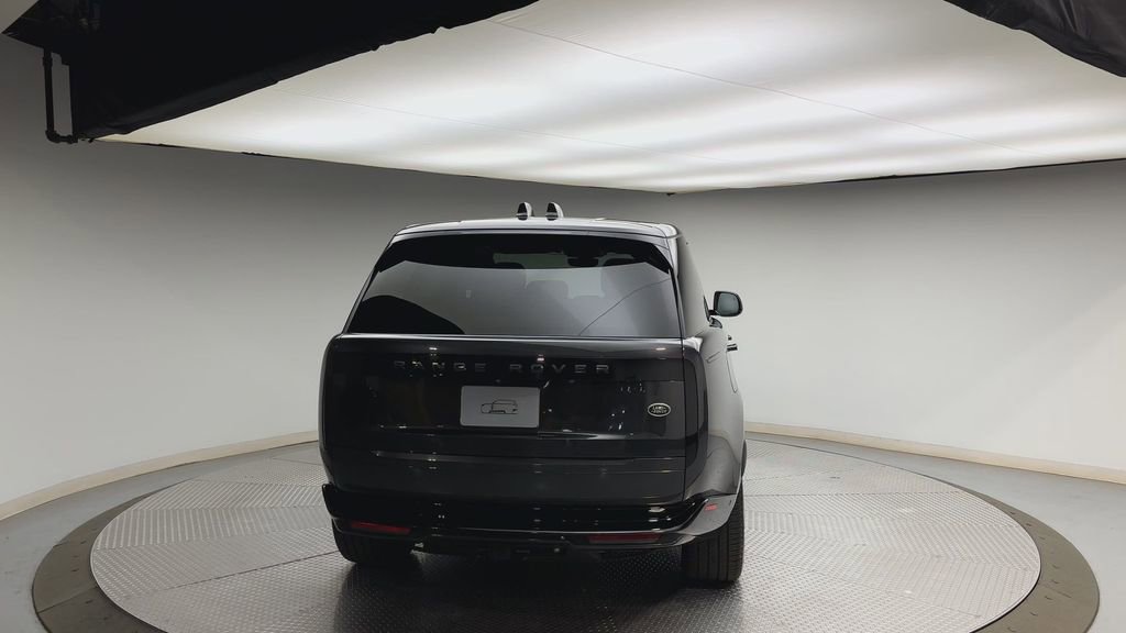 Used 2023 Land Rover Range Rover SE image 3