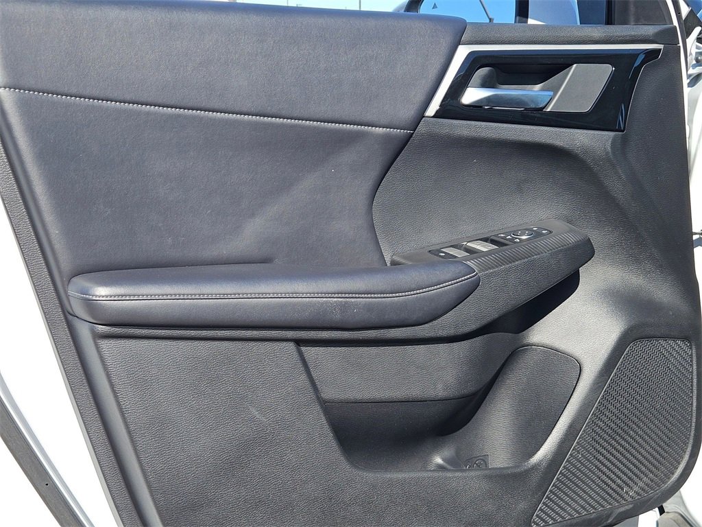 Used 2024 Mitsubishi Outlander SE Black Edition image 12