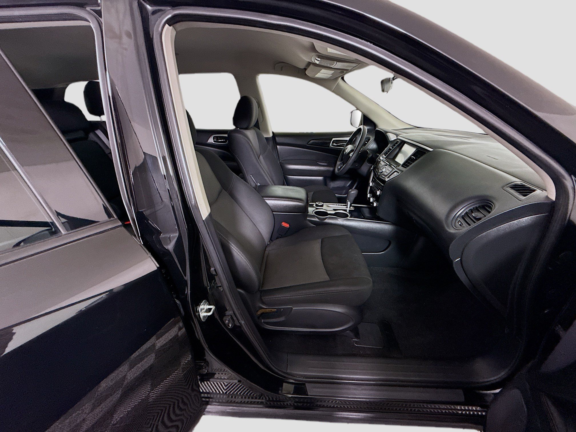 Used 2019 Nissan Pathfinder S AWD/4WD image 29