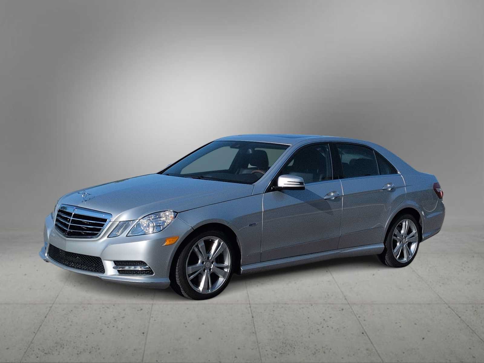 Used 2012 Mercedes-Benz E 350 4MATIC Sedan image 4